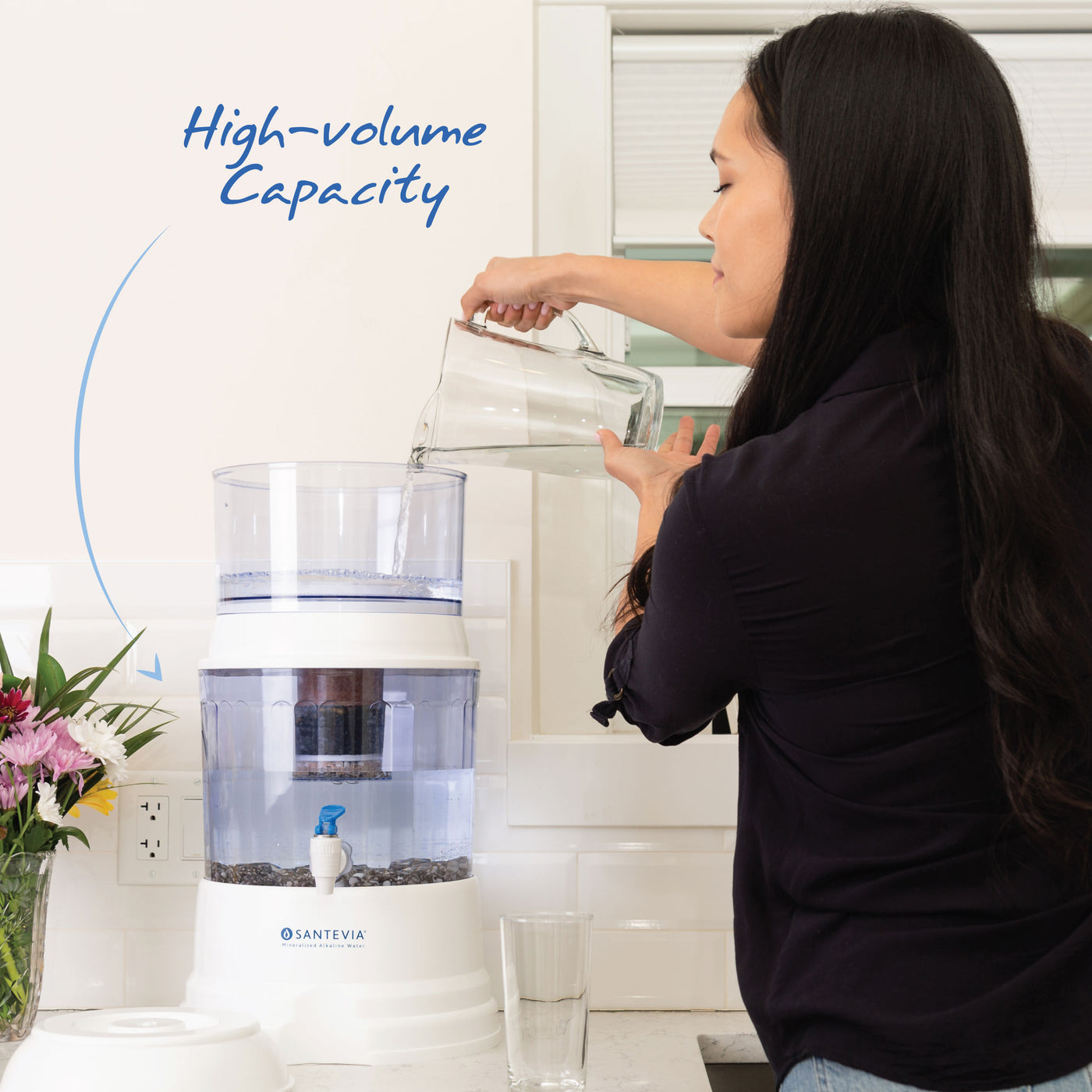 The Santevia Gravity Water System has a High Volume Capacity#model_countertop